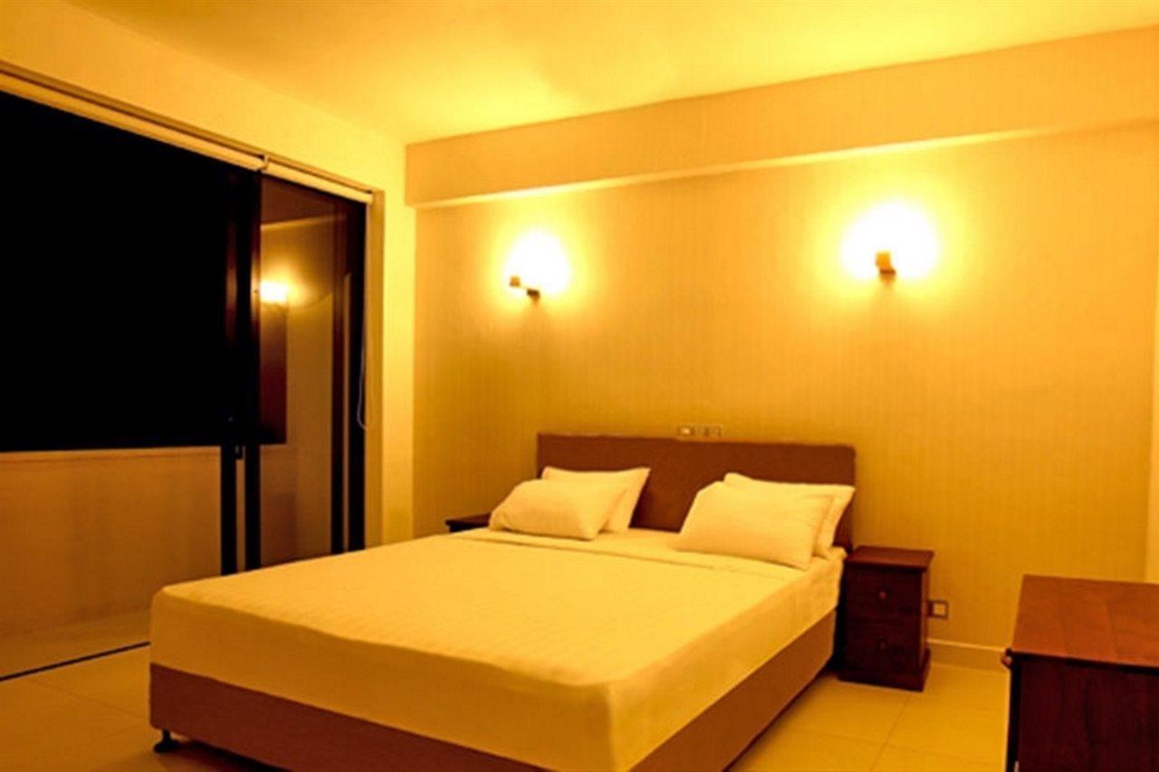 Hotel J Ambalangoda Амбалангода Екстериор снимка